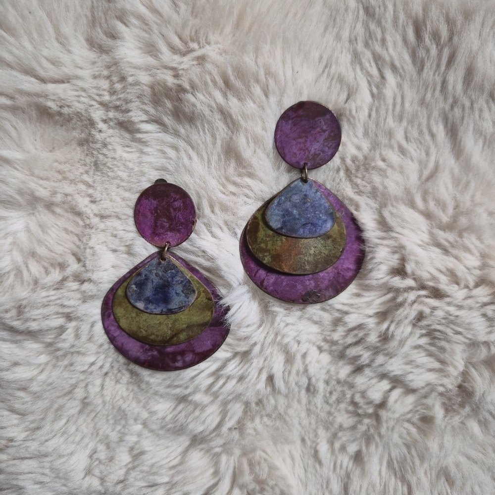 Vintage 80s Earrings Clip On Metal Patina Purple Magenta Artsy Indie Art Teacher